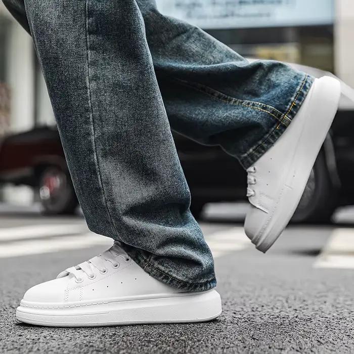 Baskets minimalistes blanches pour hommes, confortables, décontractées en cuir, chaussures de Skateboard à plateforme, chaussures de sport d'extérieur basses pour hommes