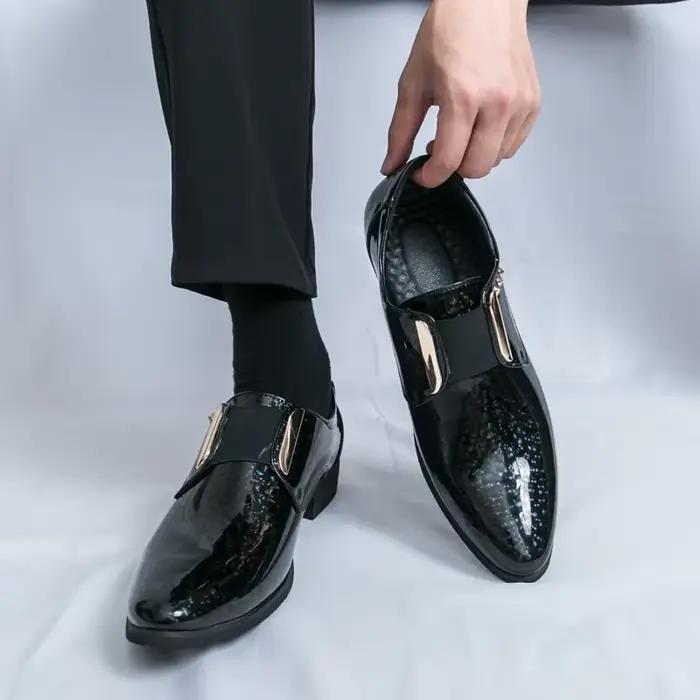 Chaussures habillées dorées pour hommes élégantes en cuir confortables bout pointu formelles pour soirées et événements spéciaux