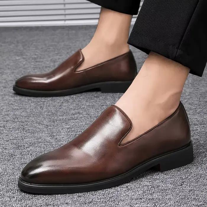 Chaussures habillées à semelle rouge pour hommes