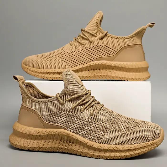 Chaussures de plein air légères et confortables pour homme baskets d'entraînement tennis respirantes et décontractées haute qualité pointure ajustée pour homme été 2024