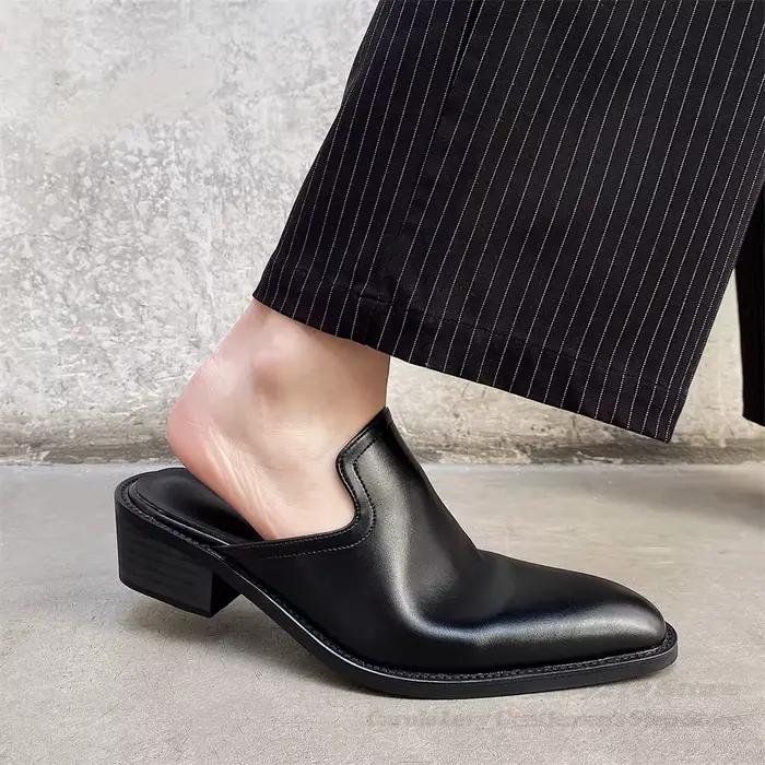Nouvelles mules d'été pour hommes style Baotou à bout pointu semelle épaisse en cuir pour homme printemps automne occassions spéciales et activités quotidiennes