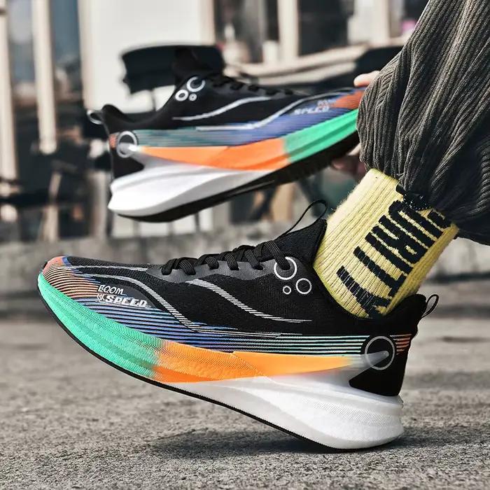 Chaussures de course en carbone pour hommes et femmes, légères, en maille respirante, antidérapantes, pour marathon, chaussures de sport de mode pour la course sur route