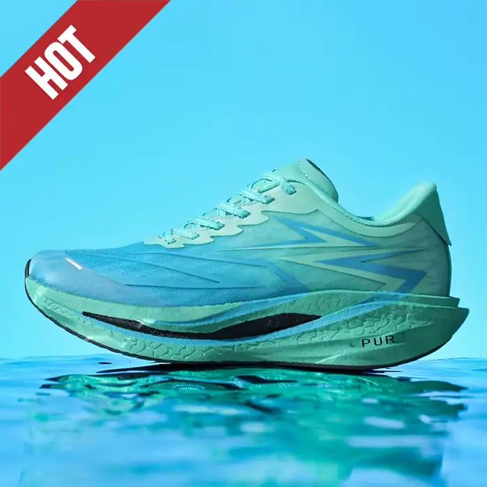 Chaussures de course avec plaque en carbone