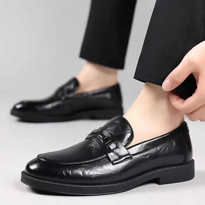 Mocassins d'affaires à enfiler pour hommes, chaussures en cuir de haute qualité, chaussures d'extérieur pour hommes, chaussures de bureau, loisirs mûrs pour jeunes