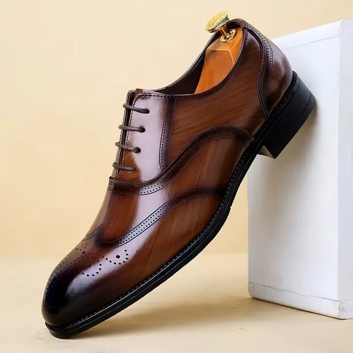 Chaussures en cuir brillant pour hommes de marque de luxe