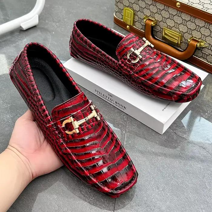 Mocassins à motif crocodile en cuir verni pour hommes