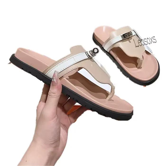Tongs pour couples, Nouvelles sandales plates polyvalentes été 2026 pour hommes et femmes