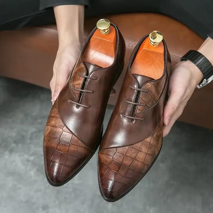 Chaussures en cuir de luxe pour hommes, chaussures Derby de marque à bout pointu à lacets, chaussures formelles faites à la main, 2024