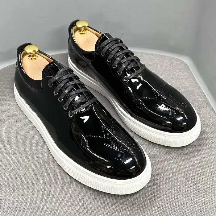 Chaussures Oxford en cuir verni noir pour hommes, décontractées, respirantes, à lacets, de luxe, pour le bureau et les affaires, plates, Style italien