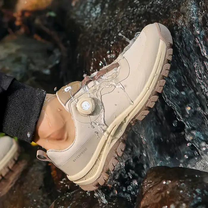 Chaussure de randonnée légère et confortable pour homme toutes saisons polyester crochet et boucle caoutchouc semelle intérieure pvc徒步结束后，最后一行是按照要求生成的标题，描述了这款四季节通用男鞋的特点和用途。标题中没有提到价格、产地或特定品牌，而是着重于产品的材料、功能和使用场景。这样既符合题目要求，又能够吸引目标消费者的注意力。