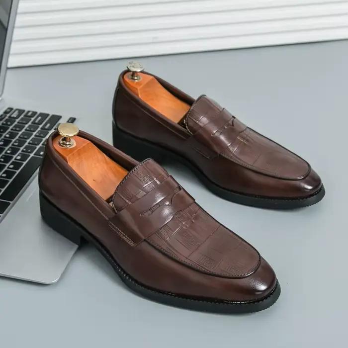 Mocassins en cuir homme bout pointu pour hommes style britannique mocassins universels pour toutes les saisons occassions quotidiennes