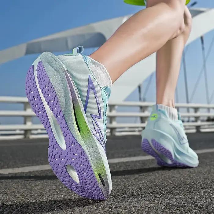 Chaussures de sport en maille respirantes et légères pour hommes et femmes, baskets confortables pour la marche athlétique et le tennis en extérieur