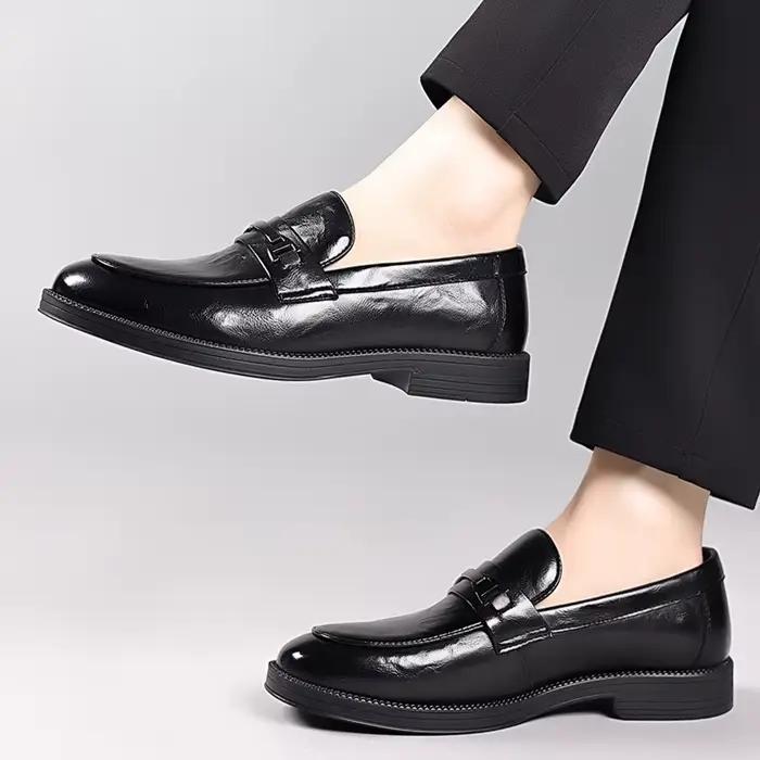 Mocassins d'affaires à enfiler pour hommes, chaussures en cuir de haute qualité, chaussures d'extérieur pour hommes, chaussures de bureau, loisirs mûrs pour jeunes