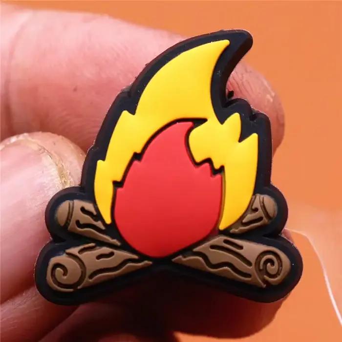 Breloques de chaussure en PVC originales, dragon, poisson, feu de joie, sagesse, décorations de chau