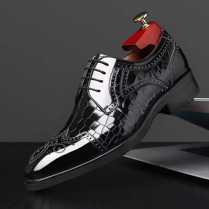 Mode hommes Oxfords chaussures de haute qualité pointu chaussures de mariage pour hommes de luxe ric