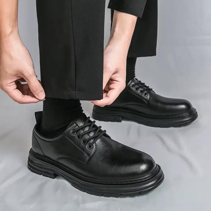 2025 nouvelles chaussures en cuir décontractées noires de style britannique pour hommes d'affaires v