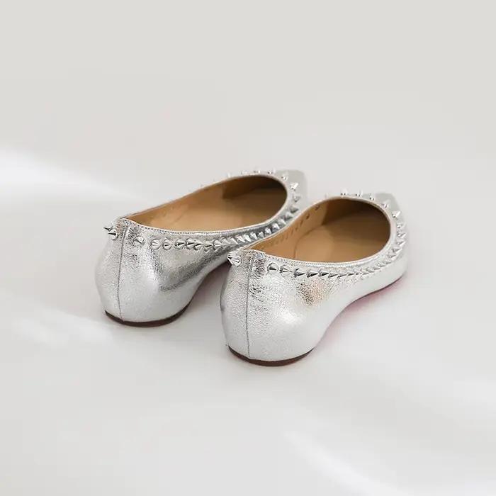2025 printemps polyvalent pointu peu profond riveté semelle plate chaussures simples