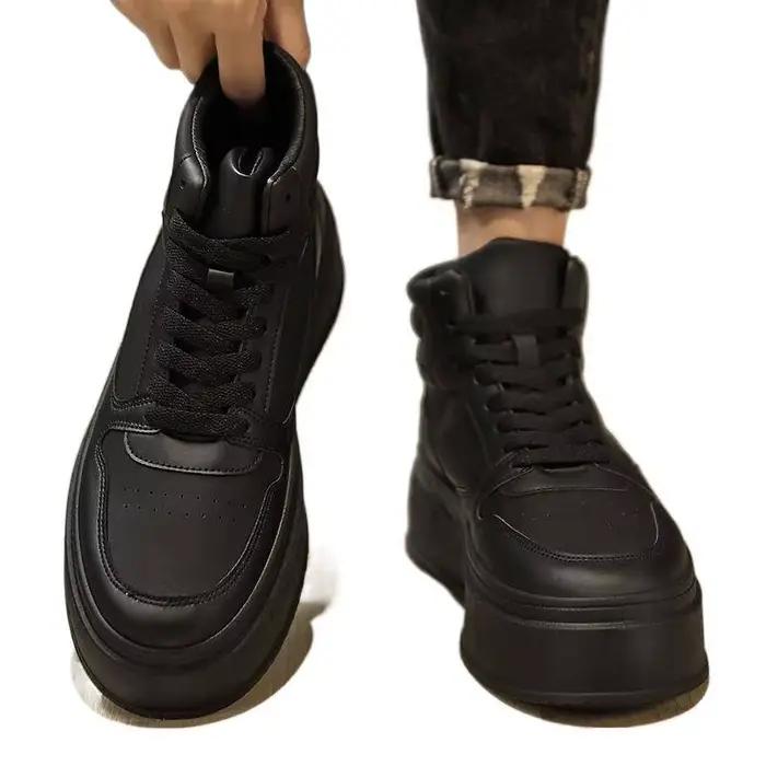 Nouvelles baskets blanches décontractées pour hommes chaussures tendance mi-hautes sportives confortables à offrir pour l'usage quotidien et les occasions spéciales