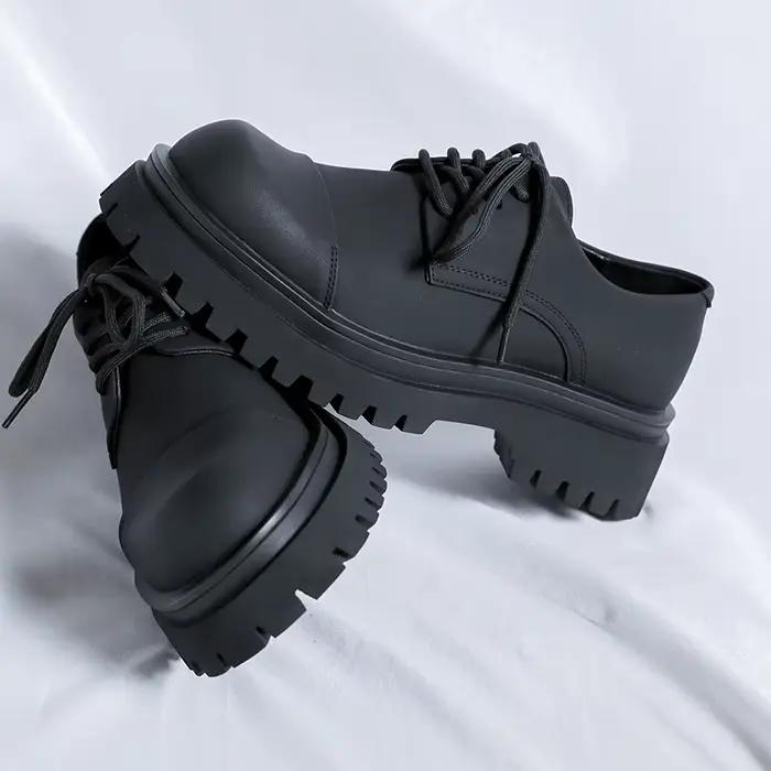 Chaussures en cuir à semelle optique pour hommes