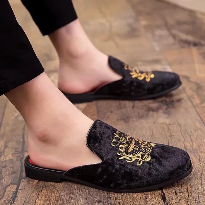 Chaussures homme mules en velours verni pour mariage et occasions spéciales舒适优雅的男士婚鞋绒面漆皮穆勒鞋适合特殊场合