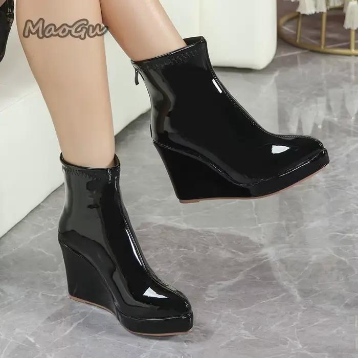 Bottes courtes en cuir verni de Style britannique, bordeaux, bout pointu, plateforme compensée, chaussures à talons hauts épais, chaussures d'entraînement