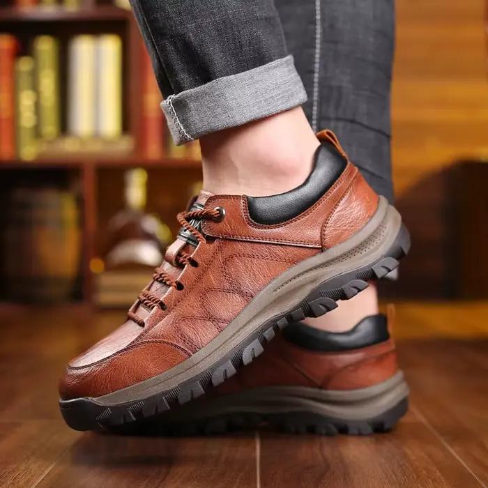 Chaussures d'escalade en plein air, nouvelles chaussures de sport pour hommes, confortables, polyvalentes, à semelle souple, chaussures décontractées pour personnes d'âge moyen et âgées