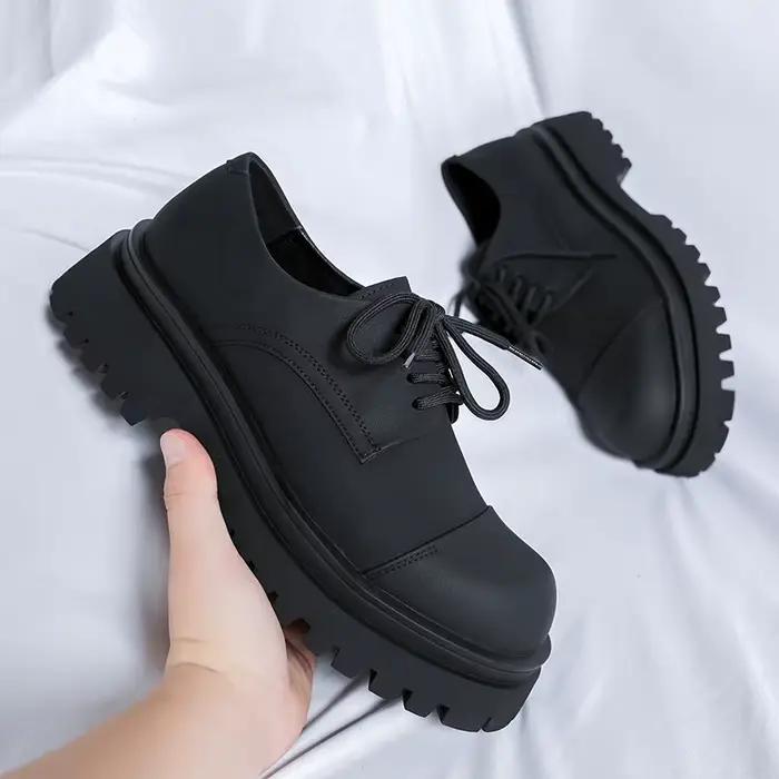 Chaussures en cuir à semelle optique pour hommes
