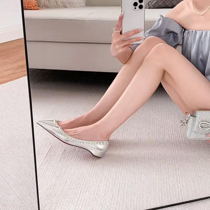 2025 printemps polyvalent pointu peu profond riveté semelle plate chaussures simples