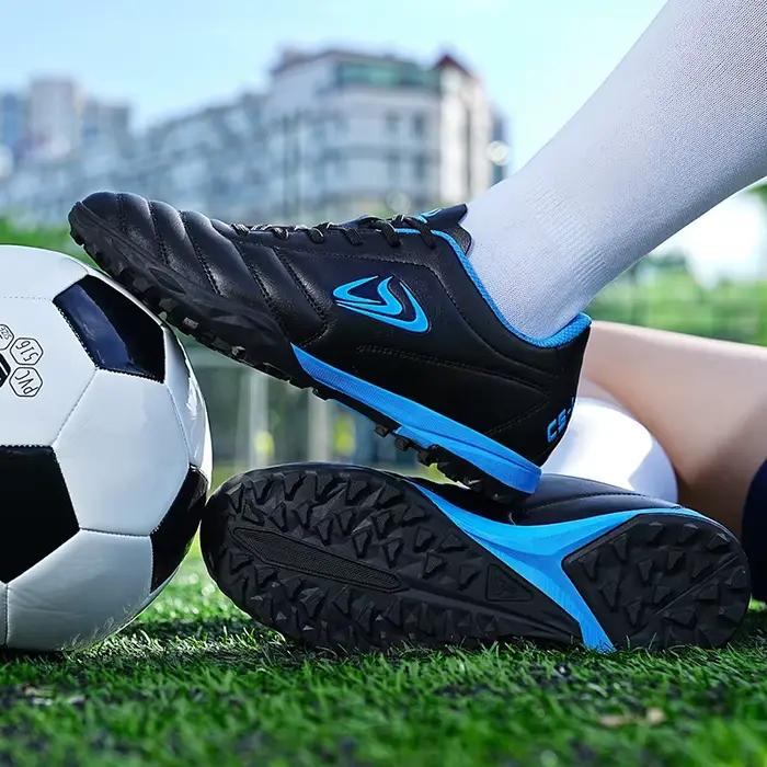 Chaussures de football confortables respirantes pour hommes