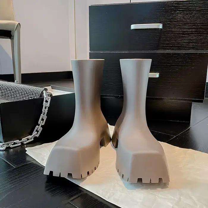 Nouvelles chaussures pour femmes