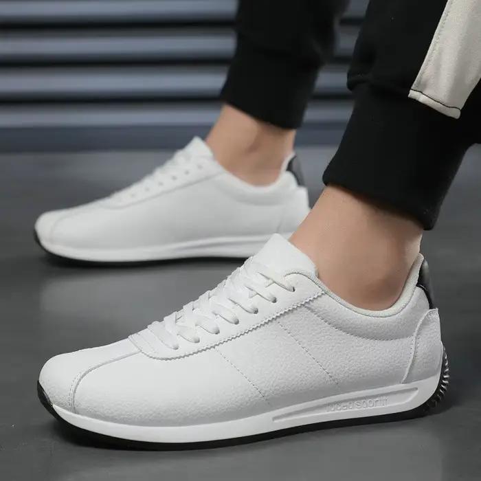 Baskets pour hommes, nouvelle collection été, en cuir PU respirant, style Forrest Gump, à plateforme fine, chaussures décontractées, chaussures de sport pour hommes, baskets, mocassins
